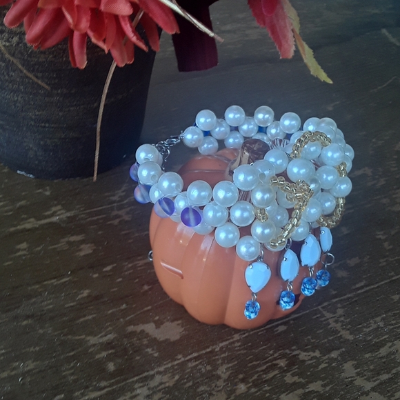 Elegant Handmade Faux Pearl Bracelet w/ Frost Glass Beads - Picture 6 of 17